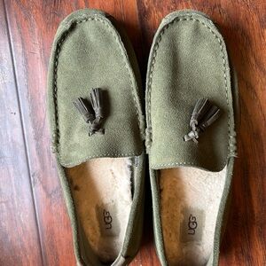 Men UGG Boylan Tassel Suede Loafer Slippers Size 11 Olive Green